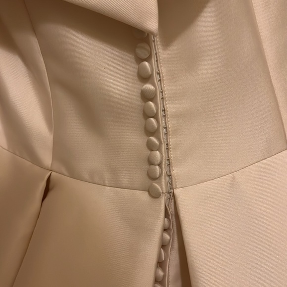 Essense of Australia D3232 wedding dress - Picture 10 of 10